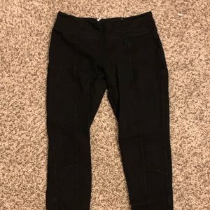 Black leggings. Thick material and back pocket.